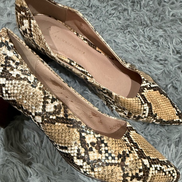 ANTHROPOLOGIE SERAPHINA SNAKESKIN EMBOSSED LEATHER POINTED TOE BLOCK HEE… - Picture 15 of 15